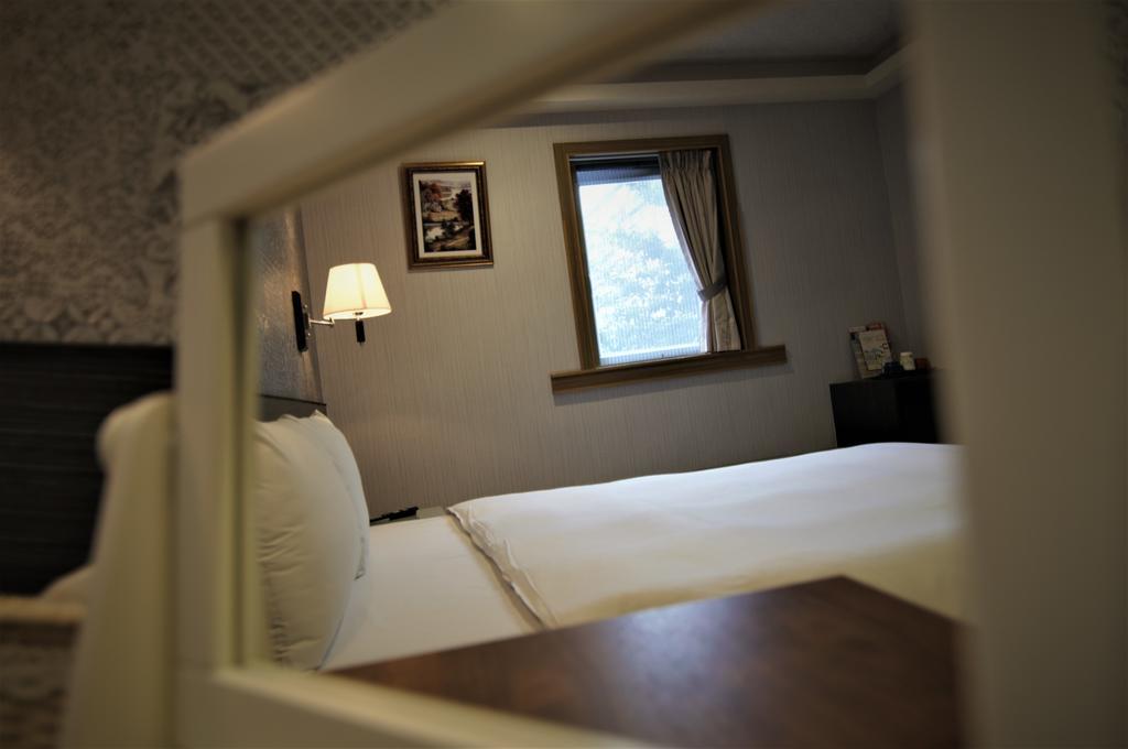 泊居旅店 Oursinn Hotel Taipei Luaran gambar