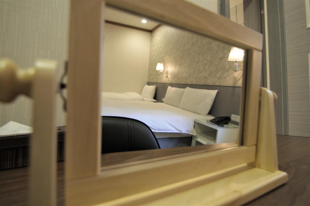 泊居旅店 Oursinn Hotel Taipei Luaran gambar